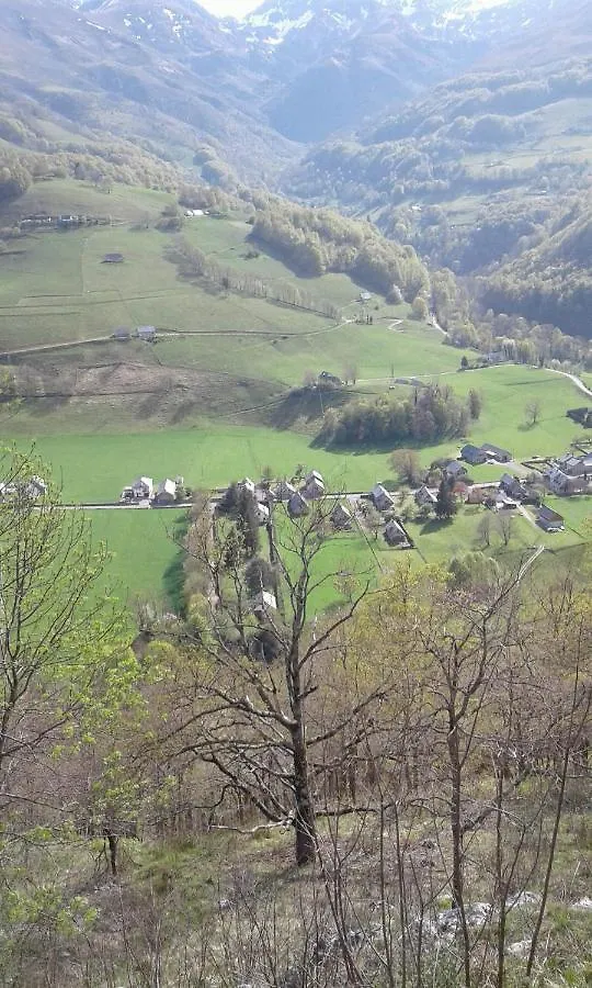 Le Carot : gîte de montagne indépendant et calme Campan